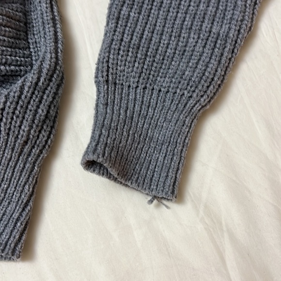 Fashion Nova Reversible Grey Bow Knot Sweater - Picture 6 of 8